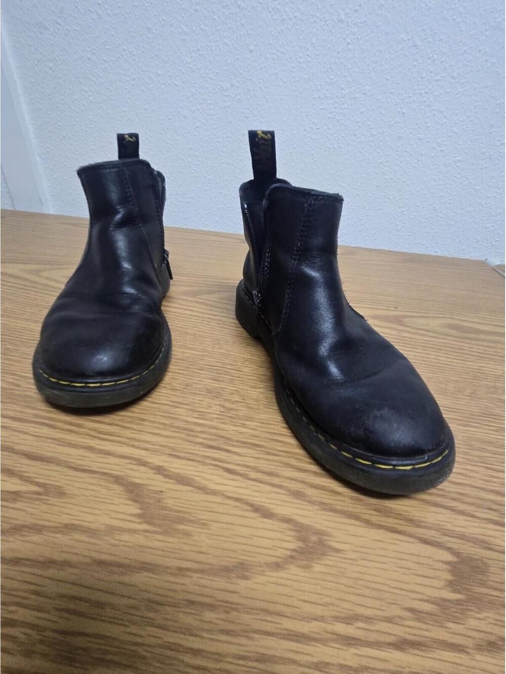 Dr. Martens Kids' 2976 Chelsea Boots Size 3 Black Leather Side-Zip Air-cushioned